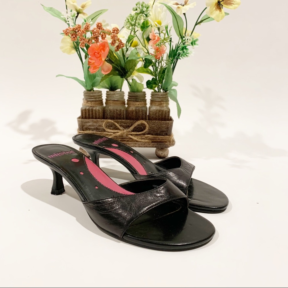 Unlisted sandal